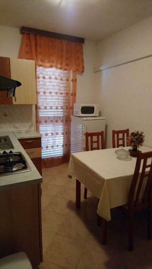Apartman Dino Tar-Vabriga Εξωτερικό φωτογραφία