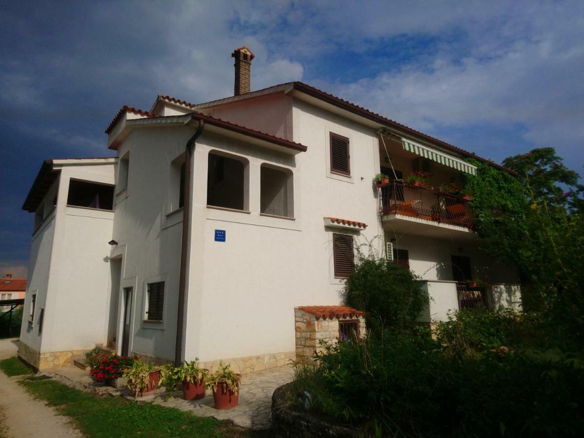 Apartman Dino Tar-Vabriga Εξωτερικό φωτογραφία